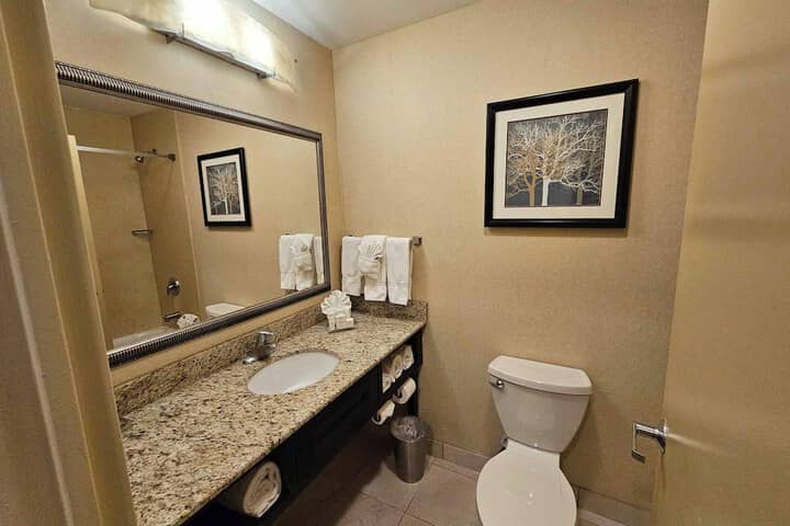 Room 15 of 37