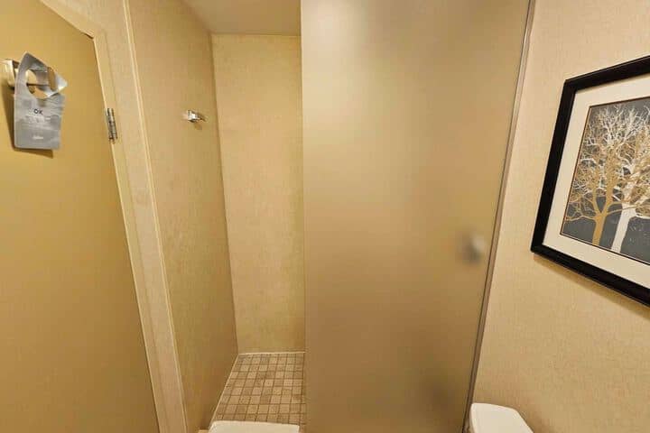 Room 14 of 37