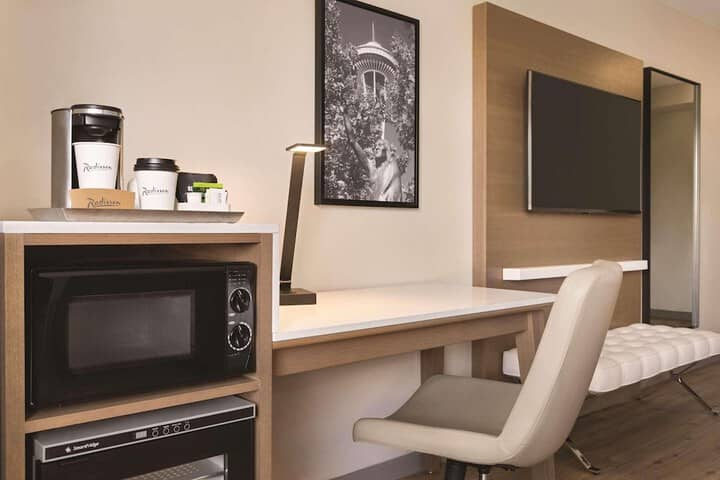 Room 6 of 34