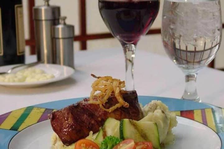 Dining 25 of 66