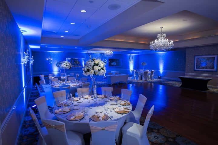 Ballroom/Hall 31 of 37