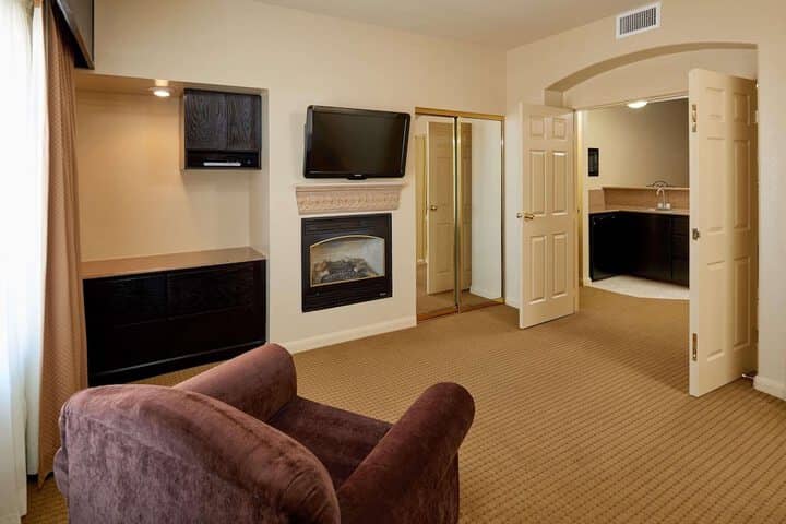 Room 5 of 28