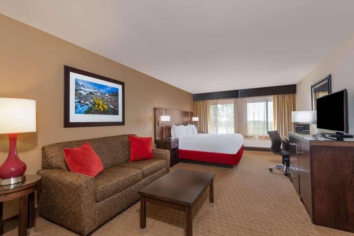 Room 4 of 35