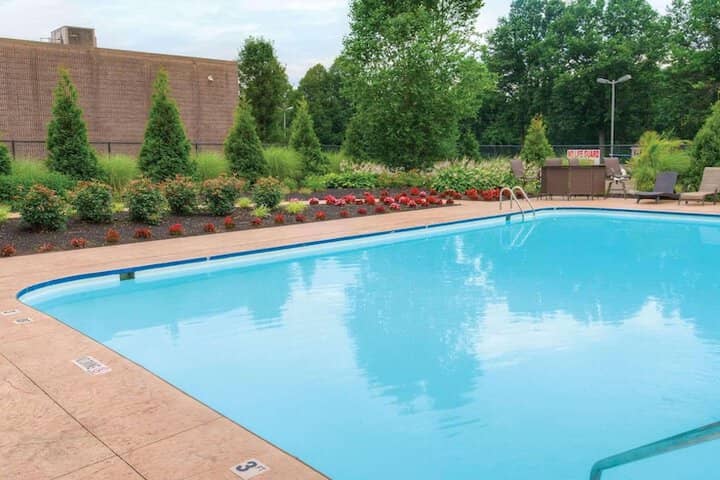 Pool 16 of 37