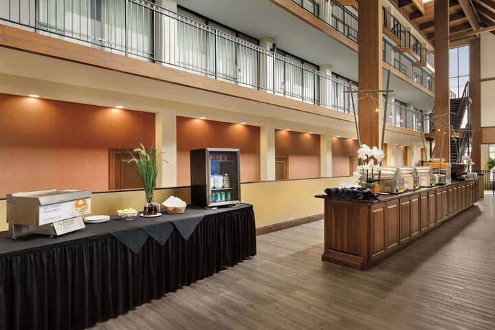 Breakfast area