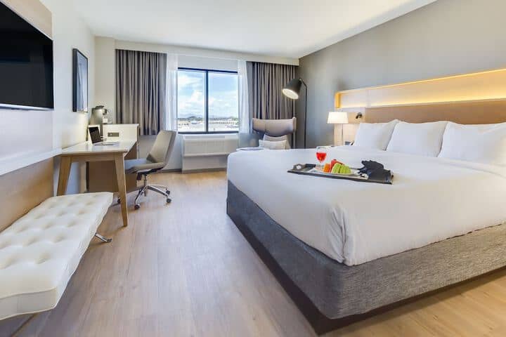 Room 4 of 33