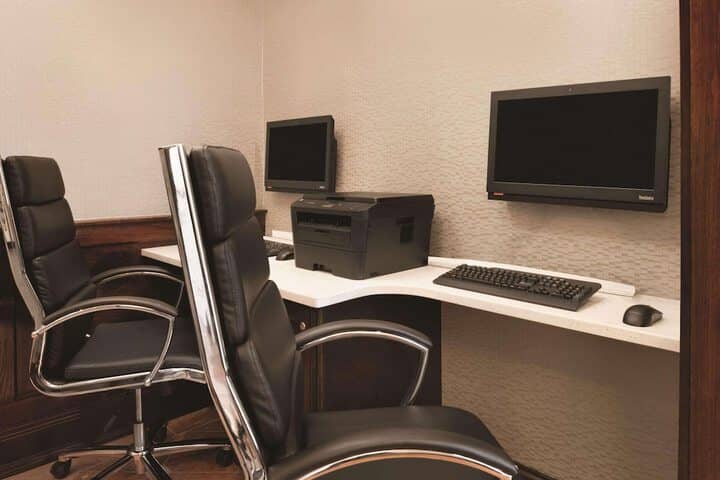 Business Center 36 of 41