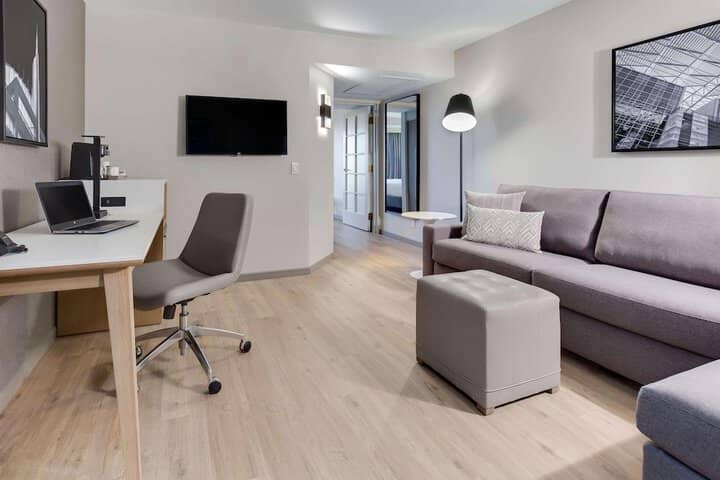 Room 15 of 33