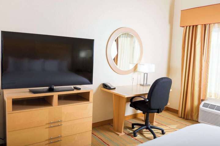 Room 8 of 24