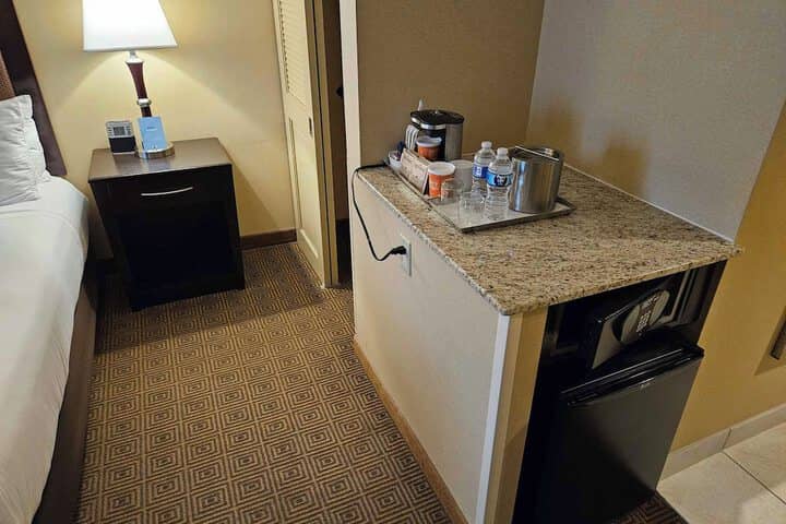 Room 8 of 37
