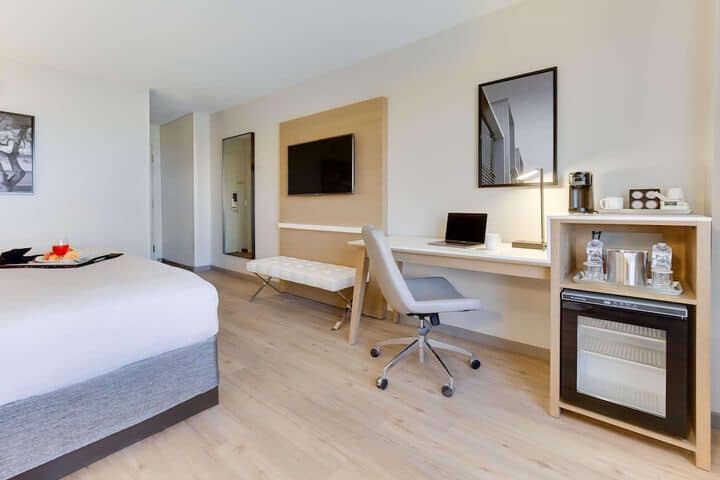 Room 12 of 33